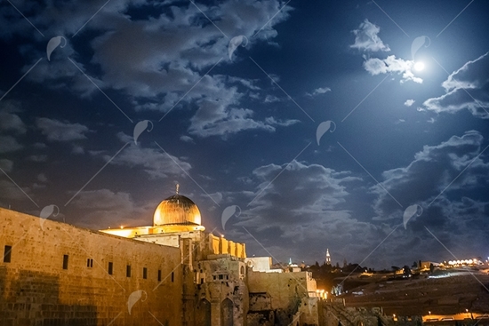 Picture of Jerusalem Temple Wall at Night
