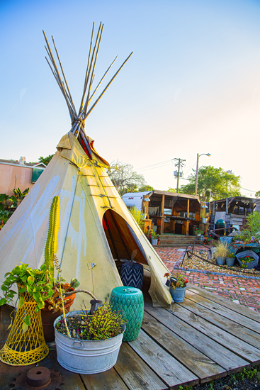 Picture of Outdoor Eatery with Teepee 2